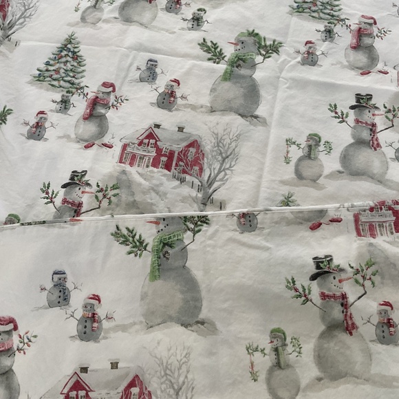 Pottery Barn Snowman Set of 2 Standard Pillowcases FADED but still cute! - Picture 4 of 7